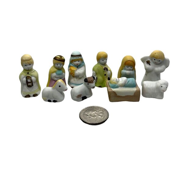 Miniature Nativity Scene Porcelain 10 Piece Set Vintage - Picture 9 of 12